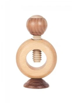 022/135 - Nutcracker Natural Ring