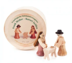 070/040 - Wooden Chip Box With Nativity Scene