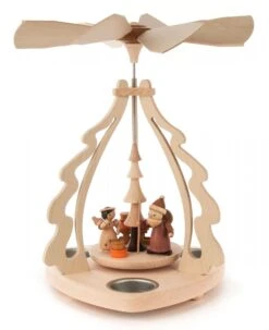 085/885 - Christmas Tree Style Pyramid With Santa & Children (Tealights)