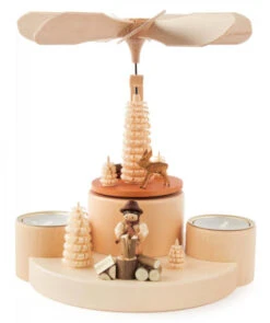 085/921 - Pyramid With Wood Chopper & Deer