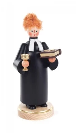 146/1572 - Smoker Female Pastor