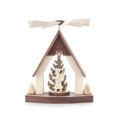 074/112/11 - Mini Pyramid W/ Santa & Trees